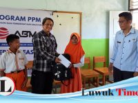PT ABM Berikan Beasiswa Kepada Siswa Berprestasi di SD Inpres Batakundamo Bualemo